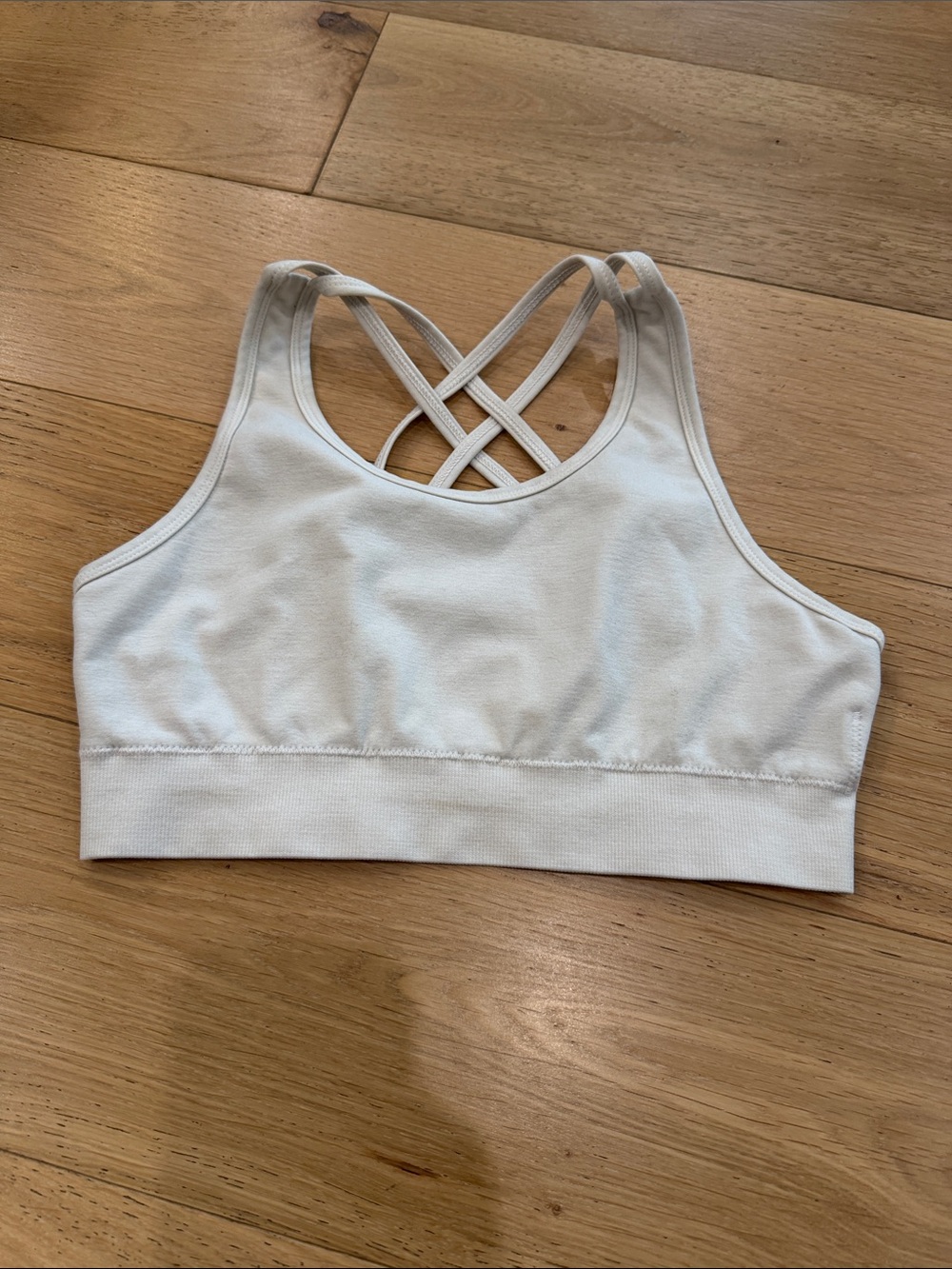Alphalete Women's Crisscross Strappy Sports Bra - White